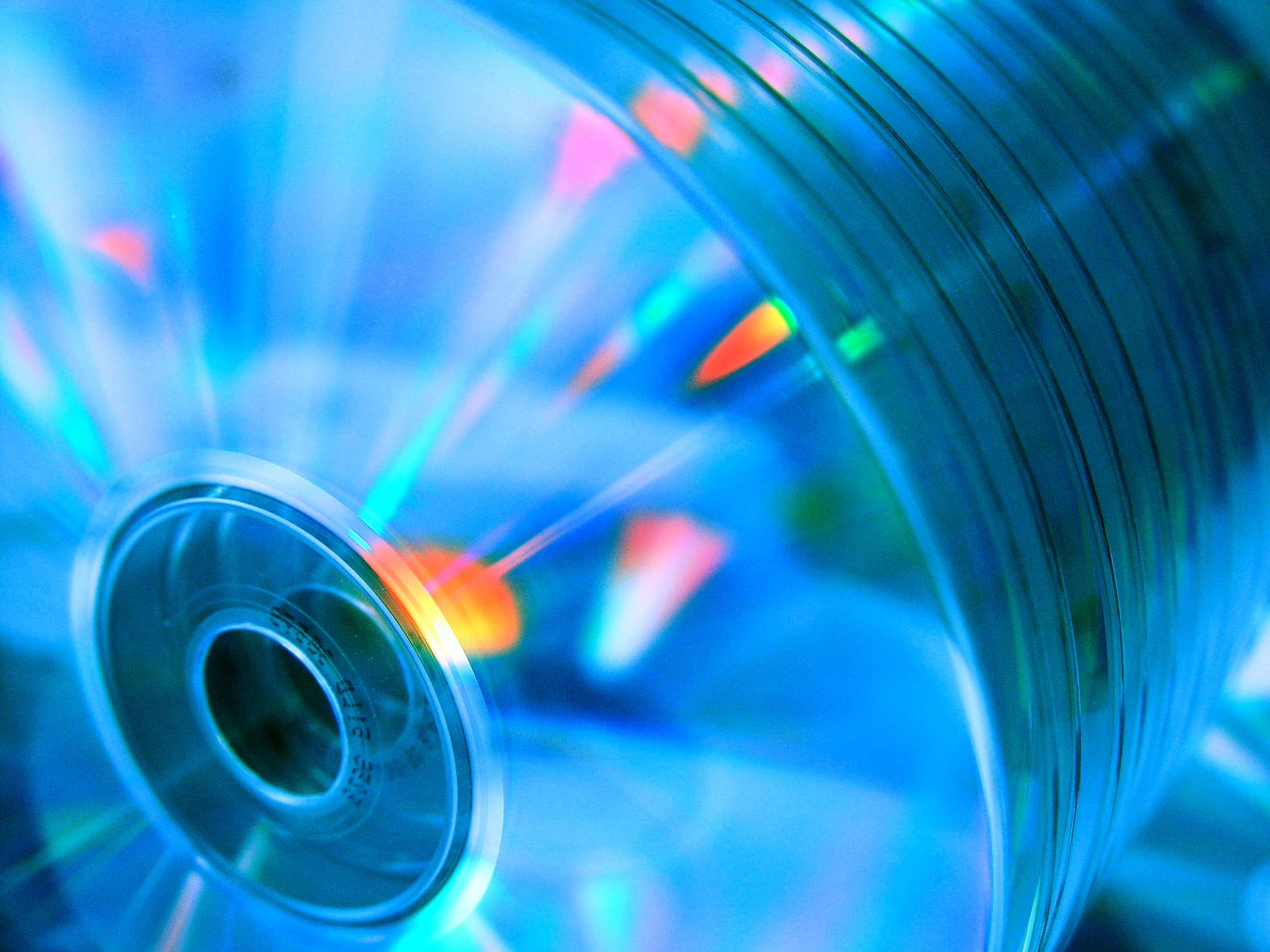 How to recover files from a CD-ROM or DVD that seems unreadable.